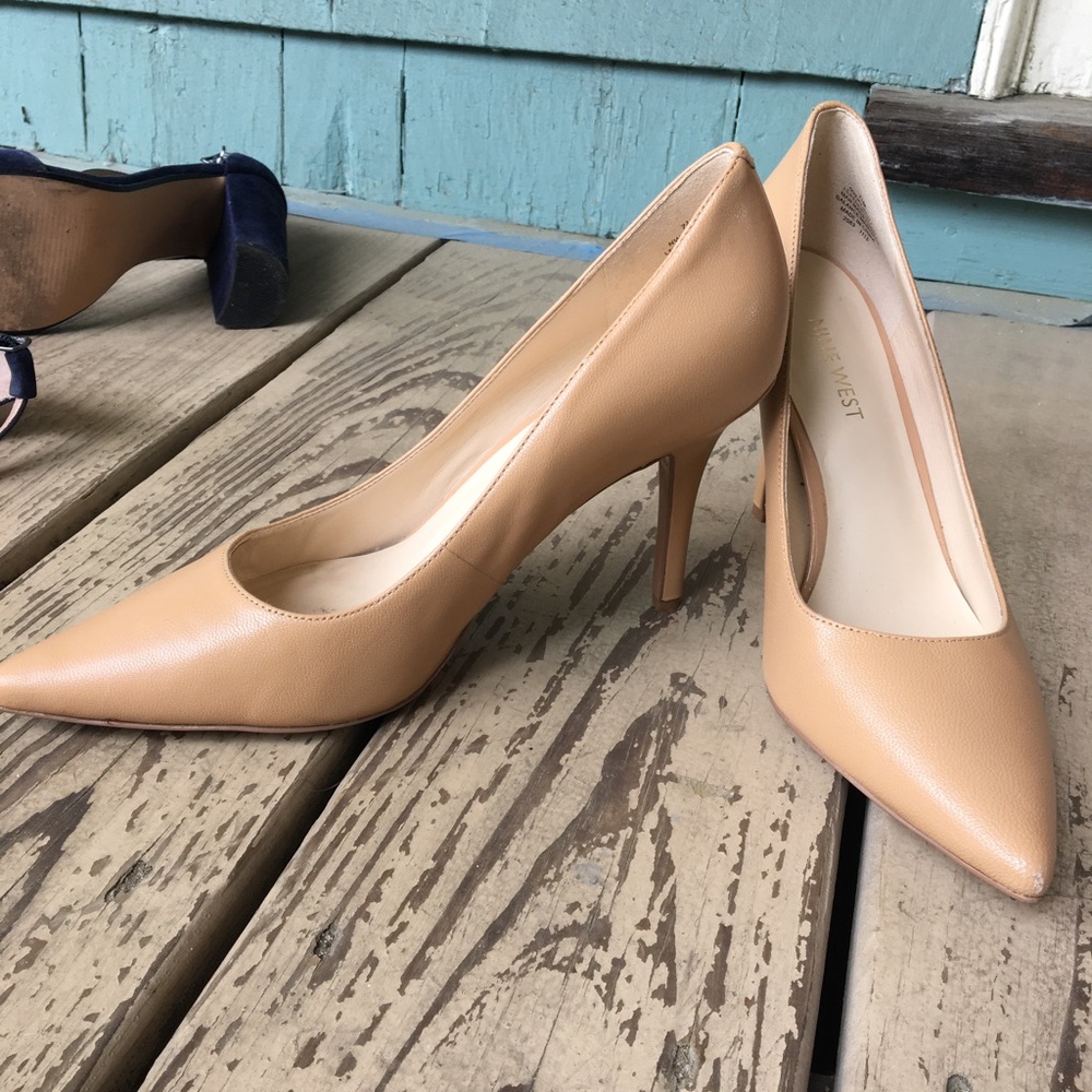 Nine West nude pointed heels